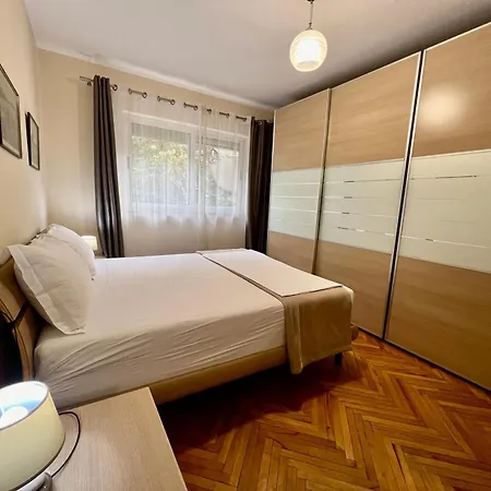 Sisterhood Rooms- Shared Bathroom Albergue *